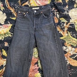 Levi’s ribcage straight jeans size 23 length 29 faded black